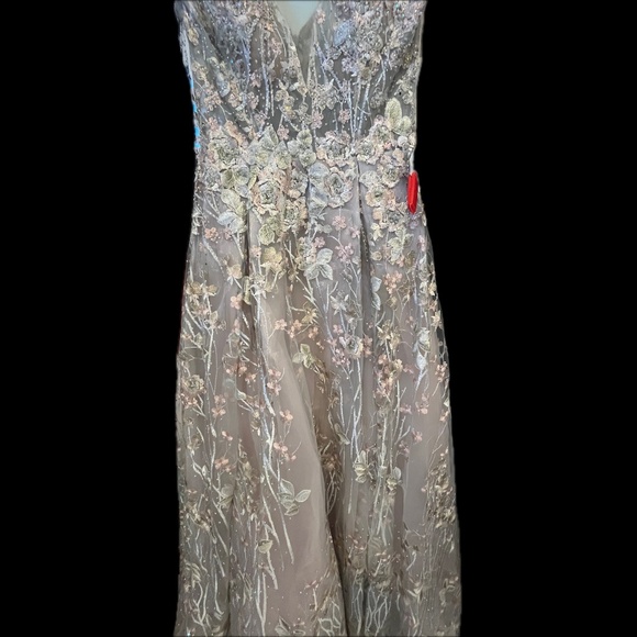 NWT | Mac Duggal  V-Neck Gown 20131 | Sz 8 - Picture 7 of 16